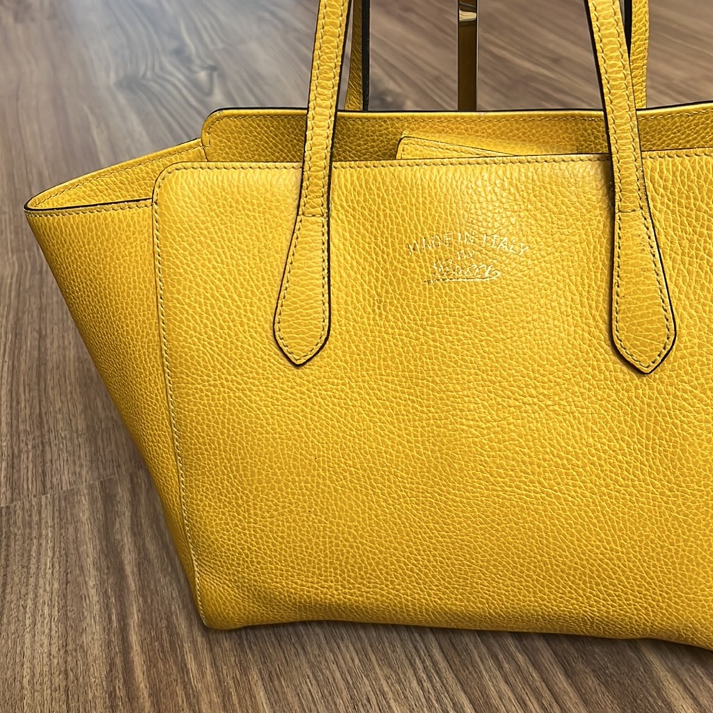 A46- 💯 % authentic Gucci shoulder bag - Picture 4 of 16